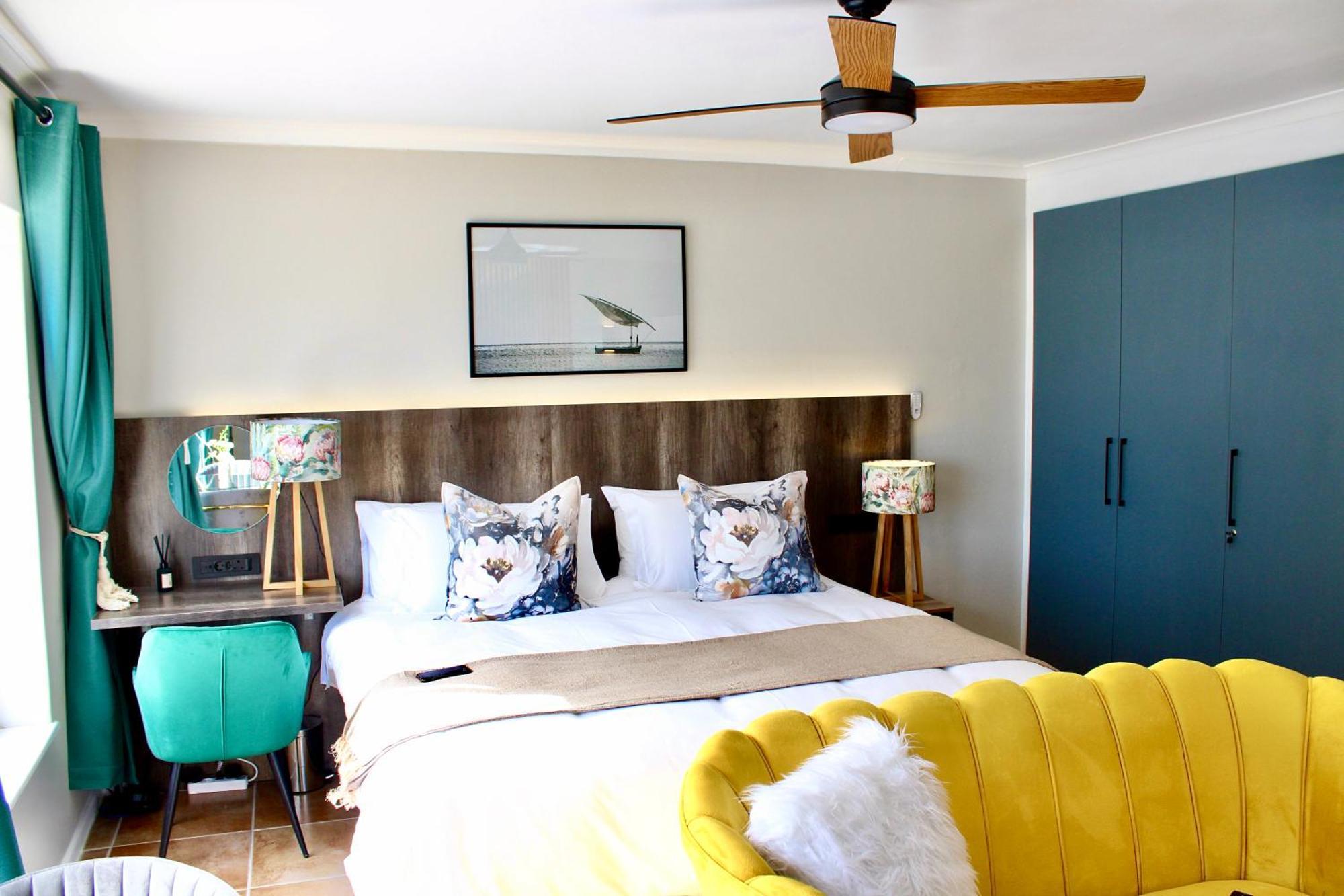 Apartment Yellow Couch 1 Kingbed